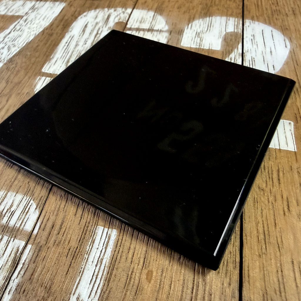 鞠子の樹・物語:黒彩リーフ(一葉)― 駿河を彩るコースター 裏側