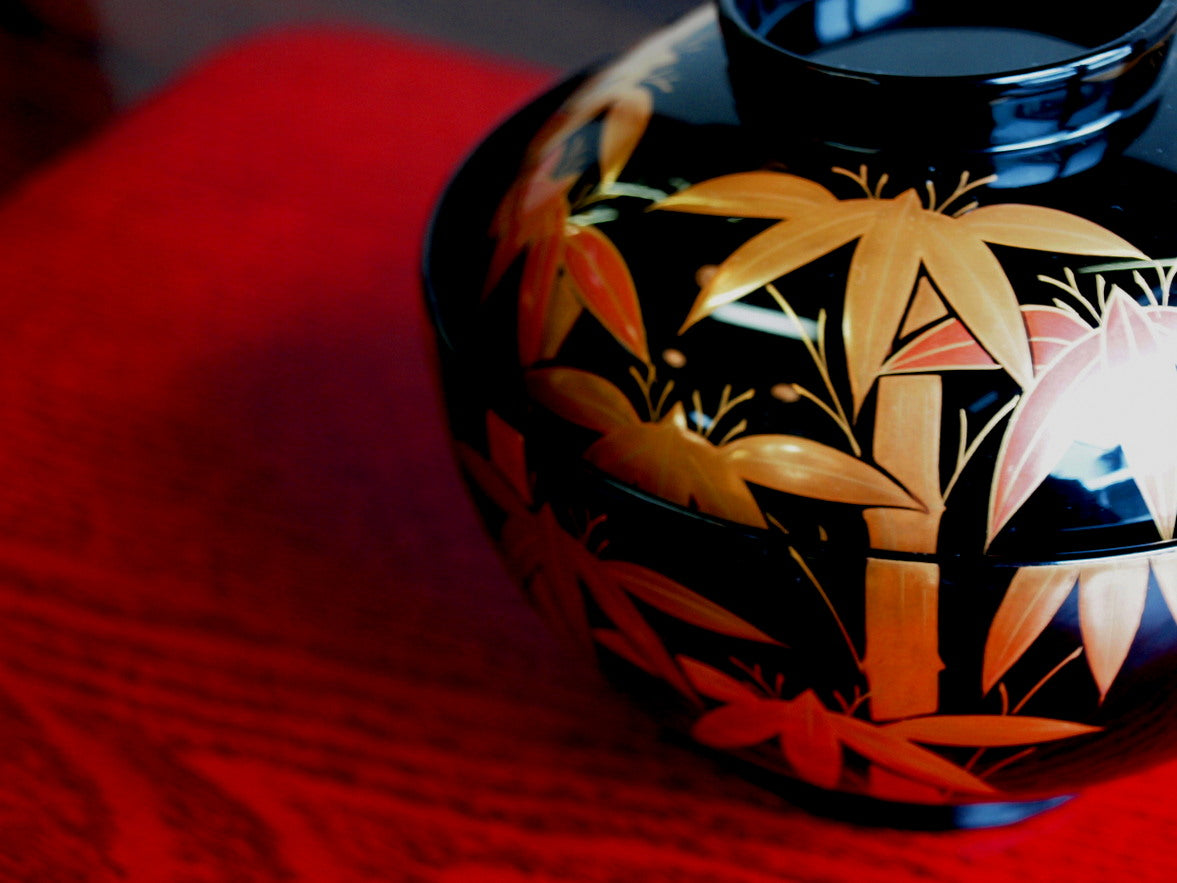 Bowl with bamboo forest lacquer