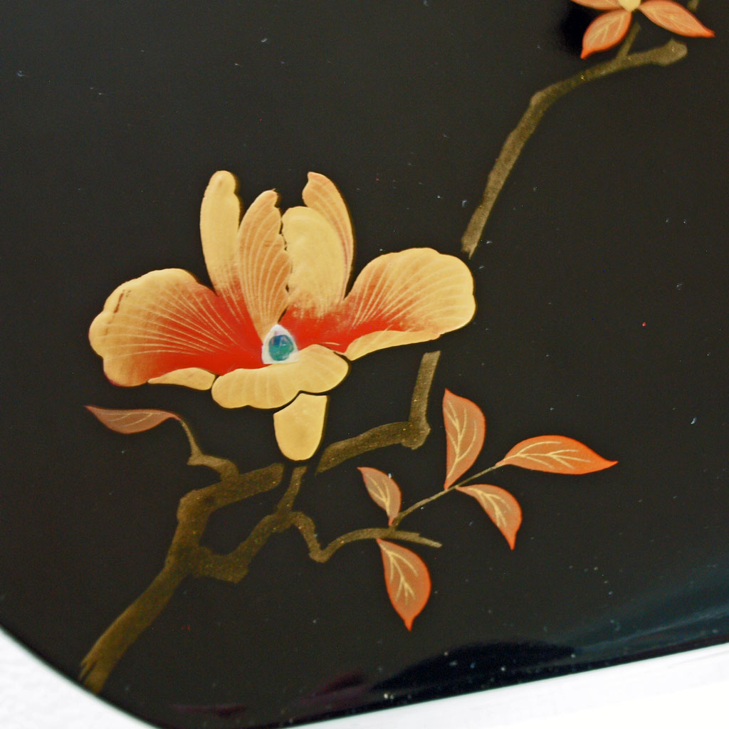 花器・木製漆塗り/黒塗/木蓮金彩蒔絵/落とし赤(銅)・小傷
