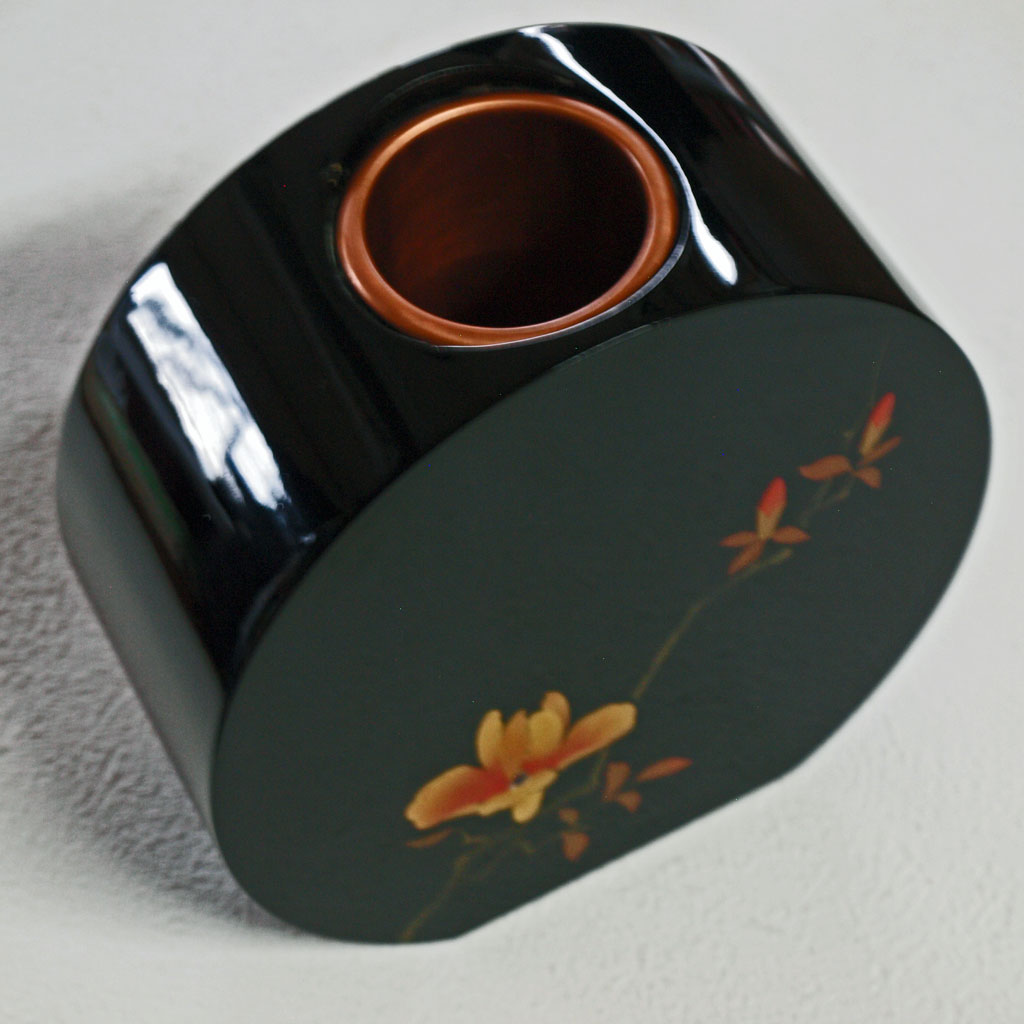 花器・木製漆塗り/黒塗/木蓮金彩蒔絵/落とし赤(銅)・小傷