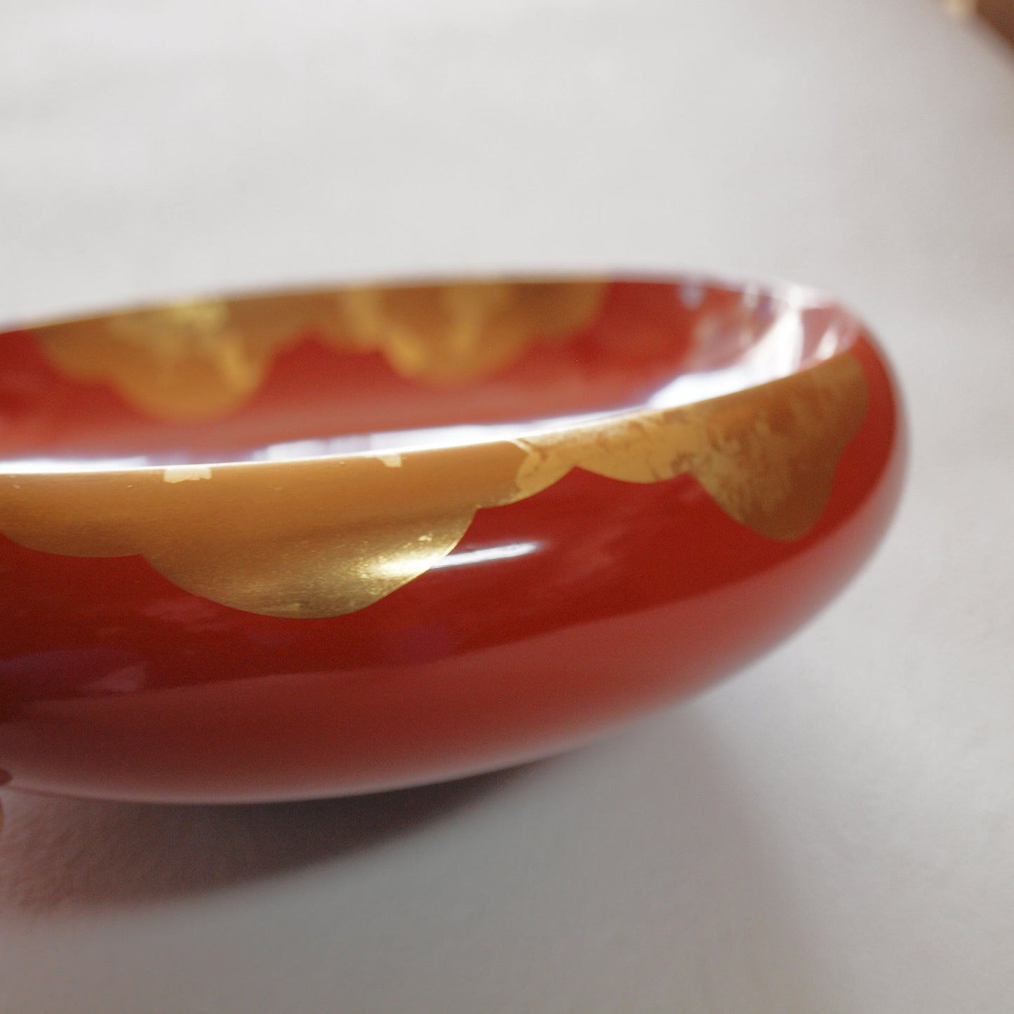 菓子器・菓子鉢・木製・朱塗金雲・7寸
