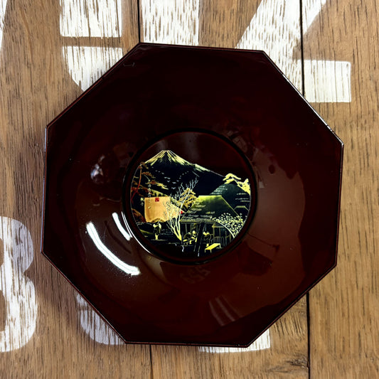 鞠子の樹・物語：溜め塗リーフ（一葉）― 駿河を彩る茶托