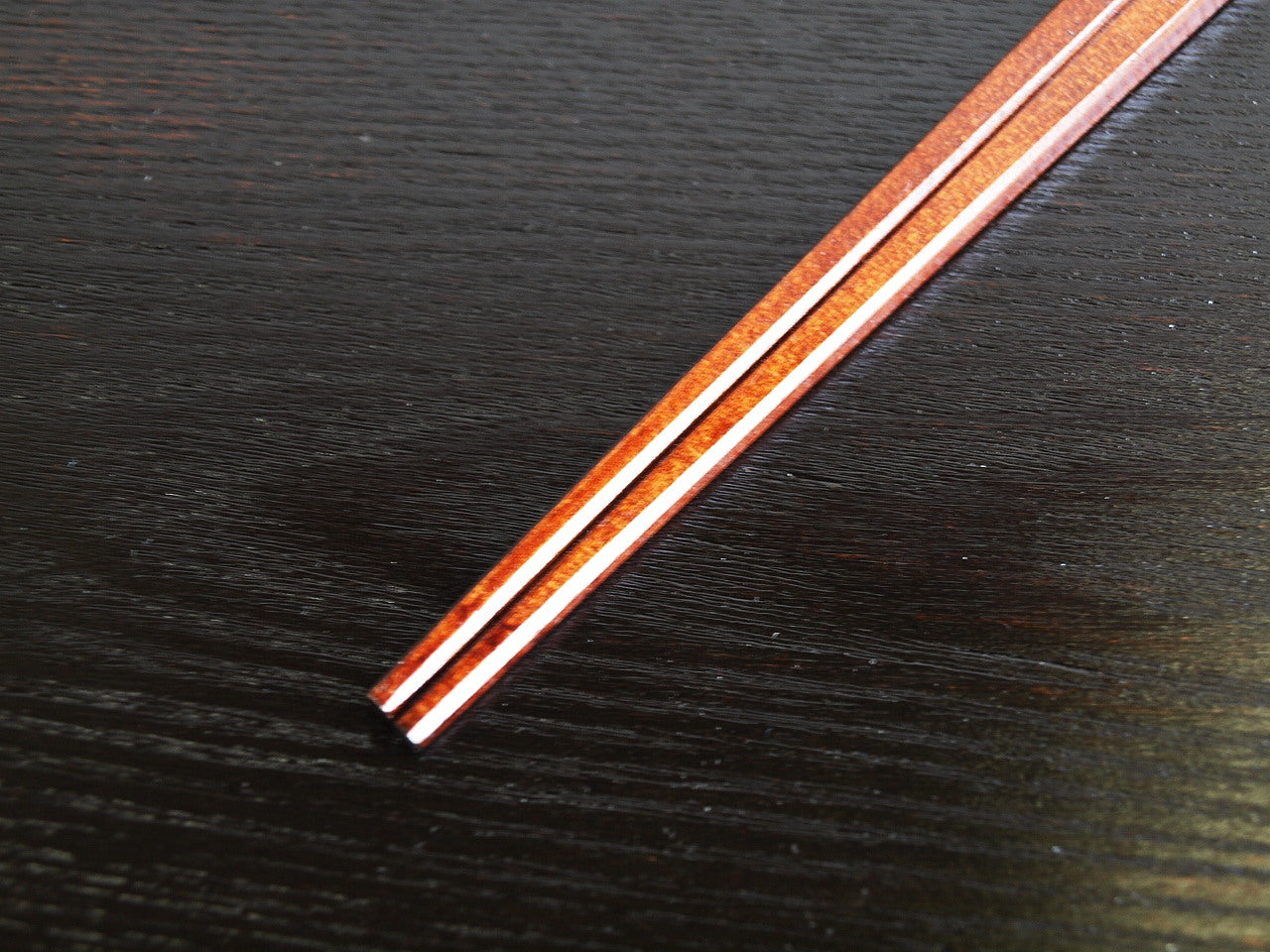 Tribasi chopsticks