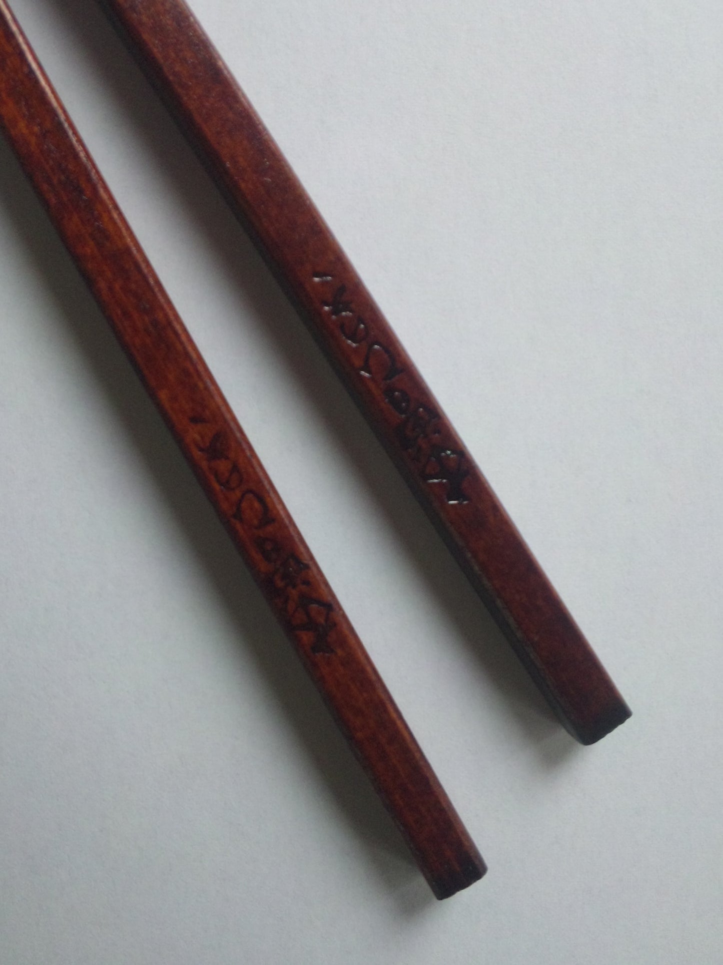 Chopsticks made from Kiso cypress and lacquer